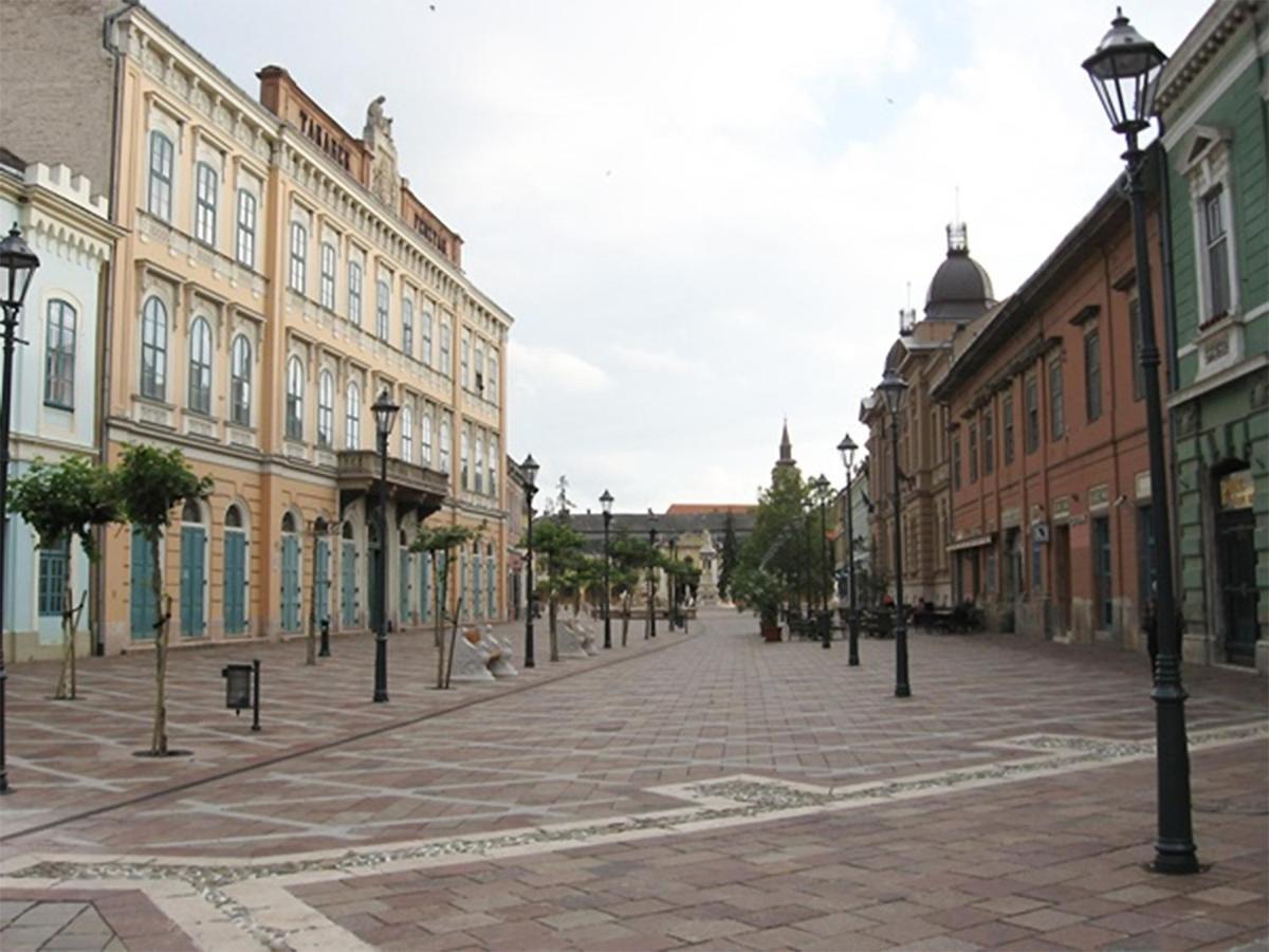 Esztergom Central エクステリア 写真
